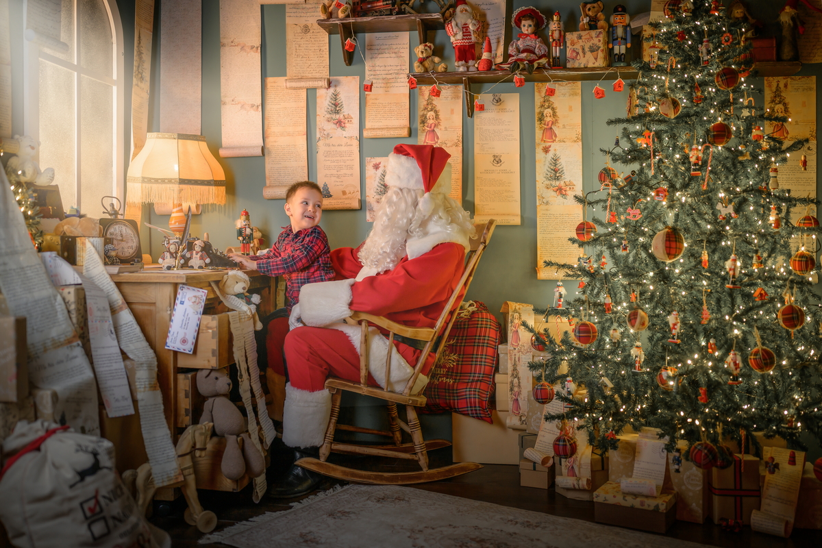 Novogodišnje slikanje sa deda mrazom